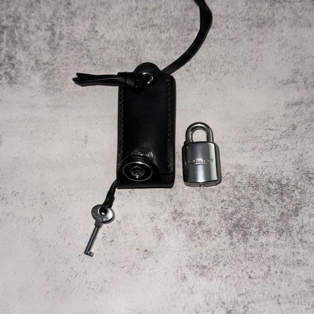Coach Black leather key holder with silver padlock
